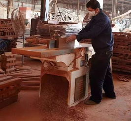 一噸木頭到底能做多少浴室柜 走進(jìn)實(shí)木浴室柜工廠,深度解密實(shí)木浴室柜的生產(chǎn)過程 請不要再說我的浴室柜賣得貴了...